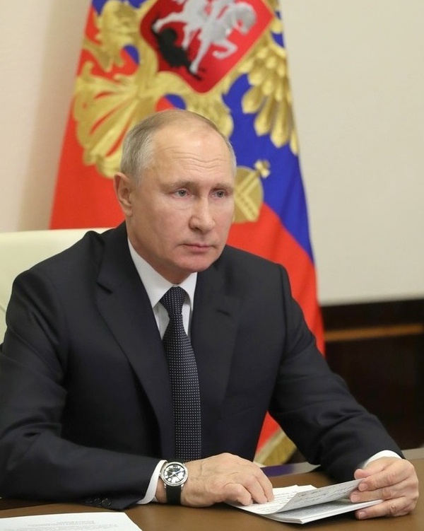 Президент утвердил увеличение МРОТ в 2022 году до 13 890 рублей